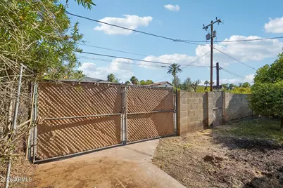 37 W Edgemont Avenue, Phoenix, AZ 85003 - Photo 37