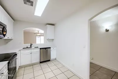 5610 S 5th Drive, Phoenix, AZ 85041 - Photo 11
