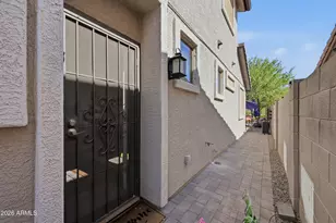3935 E Blue Spruce Ln, Gilbert, AZ 85298 - Photo 9