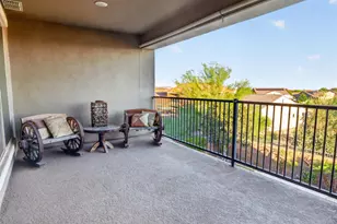12879 W Pasaro Dr, Peoria, AZ 85383 - Photo 35