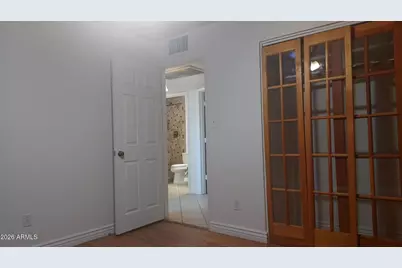 2448 W Freeway Lane, Phoenix, AZ 85021 - Photo 17