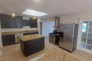 2448 W Freeway Ln, Phoenix, AZ 85021 - Photo 9