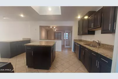 2448 W Freeway Lane, Phoenix, AZ 85021 - Photo 11