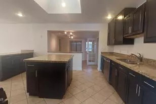 2448 W Freeway Ln, Phoenix, AZ 85021 - Photo 11