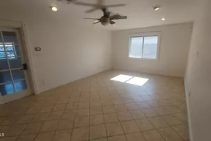 2448 W Freeway Ln, Phoenix, AZ 85021 - Photo 7