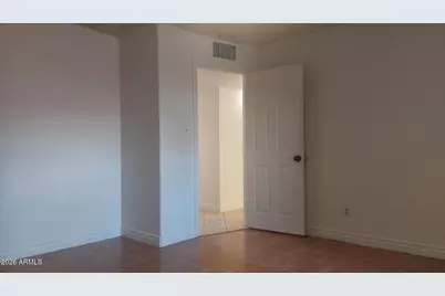 2448 W Freeway Lane, Phoenix, AZ 85021 - Photo 23