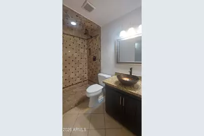 2448 W Freeway Lane, Phoenix, AZ 85021 - Photo 15