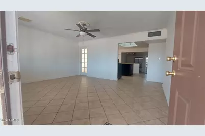 2448 W Freeway Lane, Phoenix, AZ 85021 - Photo 3