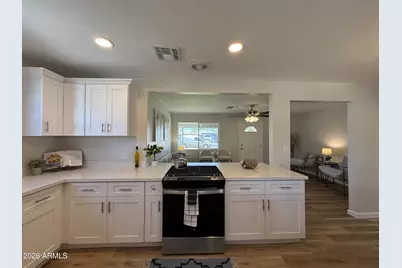 209 E Jones Avenue, Phoenix, AZ 85040 - Photo 5