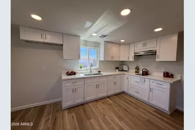 209 E Jones Avenue, Phoenix, AZ 85040 - Photo 17