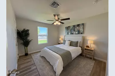 209 E Jones Avenue, Phoenix, AZ 85040 - Photo 9