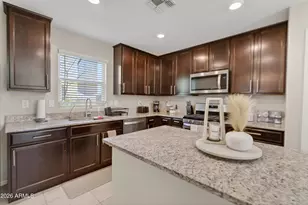 8224 W Albeniz Pl, Phoenix, AZ 85043 - Photo 3