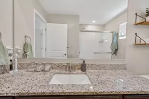 8224 W Albeniz Pl, Phoenix, AZ 85043 - Photo 25