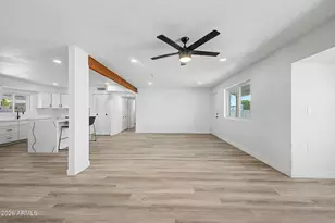 7149 W Wilshire Dr, Phoenix, AZ 85035 - Photo 9