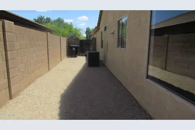 11410 W Roanoke Drive, Avondale, AZ 85392 - Photo 15