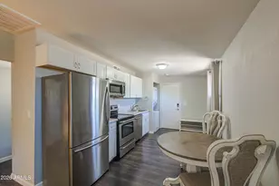 2225 E Lynne Ln, Phoenix, AZ 85042 - Photo 11