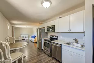 2225 E Lynne Ln, Phoenix, AZ 85042 - Photo 15
