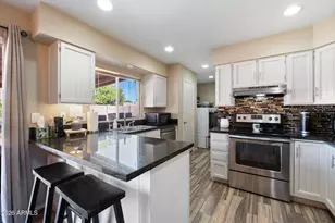10610 S 42nd Pl, Phoenix, AZ 85044 - Photo 3