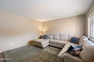 10610 S 42nd Pl, Phoenix, AZ 85044 - Photo 7