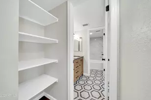 2845 E Tracy Ln, Phoenix, AZ 85032 - Photo 15