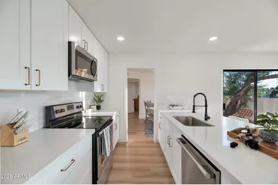 703 E Corte Oro --, Phoenix, AZ 85020 - Photo 11