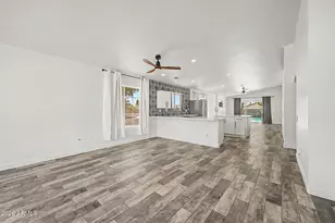 3417 E Kelton Ln, Phoenix, AZ 85032 - Photo 9