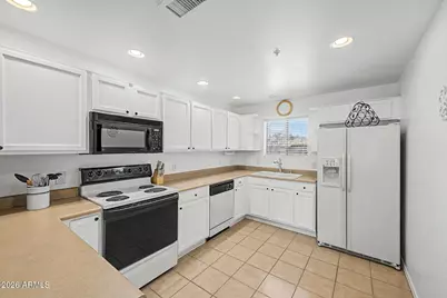 19700 N 76th Street #2050, Scottsdale, AZ 85255 - Photo 3