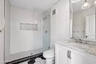 225 W Orchid Ln, Phoenix, AZ 85021 - Photo 43