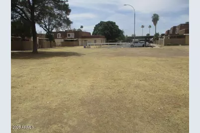 3346 W Las Palmaritas Drive, Phoenix, AZ 85051 - Photo 15