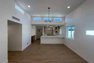 3401 N 37th St, Phoenix, AZ 85018 - Photo 7