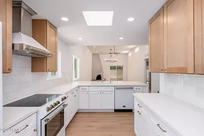 3401 N 37th Street #9, Phoenix, AZ 85018 - Photo 1
