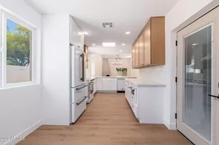 3401 N 37th St, Phoenix, AZ 85018 - Photo 11