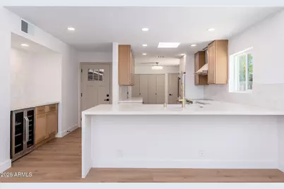 3401 N 37th Street #9, Phoenix, AZ 85018 - Photo 3