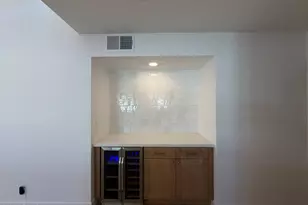 3401 N 37th St, Phoenix, AZ 85018 - Photo 11