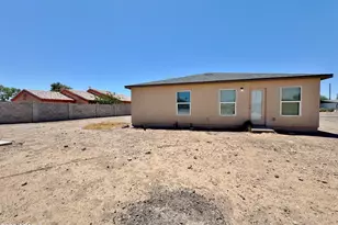 9236 W Madero Dr, Arizona City, AZ 85123 - Photo 25