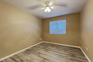 12229 N 47th Ln N, Glendale, AZ 85304 - Photo 11