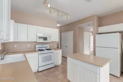 13391 W Crocus Drive, Surprise, AZ 85379 - Photo 7