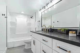 351 E Thomas Rd, Phoenix, AZ 85012 - Photo 31