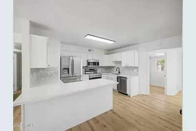 2702 E Grovers Avenue, Phoenix, AZ 85032 - Photo 1
