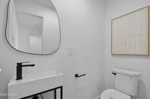 3860 E Clarendon Ave, Phoenix, AZ 85018 - Photo 17