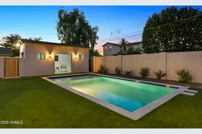 3860 E Clarendon Avenue, Phoenix, AZ 85018 - Photo 1