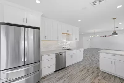 8224 E Devonshire Avenue, Scottsdale, AZ 85251 - Photo 9