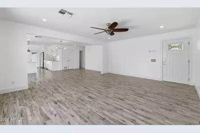 8224 E Devonshire Avenue, Scottsdale, AZ 85251 - Photo 5