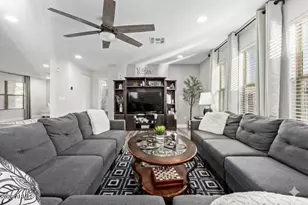 10617 W Daley Ln, Peoria, AZ 85383 - Photo 49