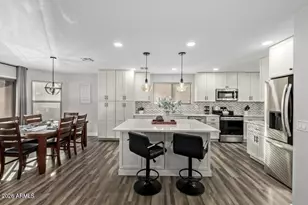 10617 W Daley Ln, Peoria, AZ 85383 - Photo 11
