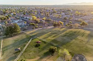 10617 W Daley Ln, Peoria, AZ 85383 - Photo 43