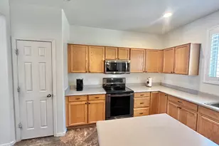 3419 W Via Montoya Dr, Phoenix, AZ 85027 - Photo 7