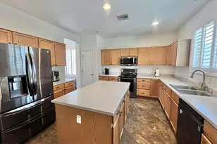 3419 W Via Montoya Dr, Phoenix, AZ 85027 - Photo 7