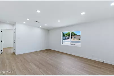 4623 E Devonshire Avenue, Phoenix, AZ 85018 - Photo 13