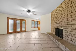 2059 E Manhatton Dr, Tempe, AZ 85282 - Photo 11